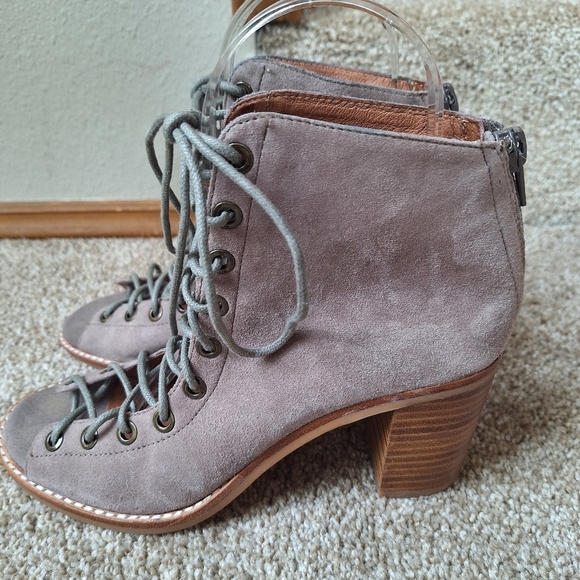 Jeffrey Campbell Grey Suede Cors Booties sz 6.5 - Picture 2 of 9